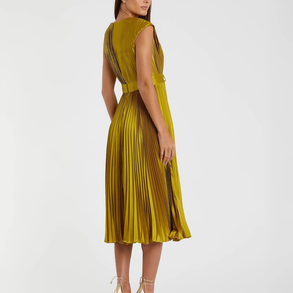Leena by Mac Duggal chartreuse pleated dress - Picture 7 of 9